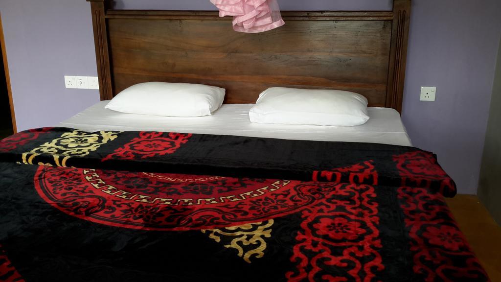 Raveena Guest House Ella Habitación foto